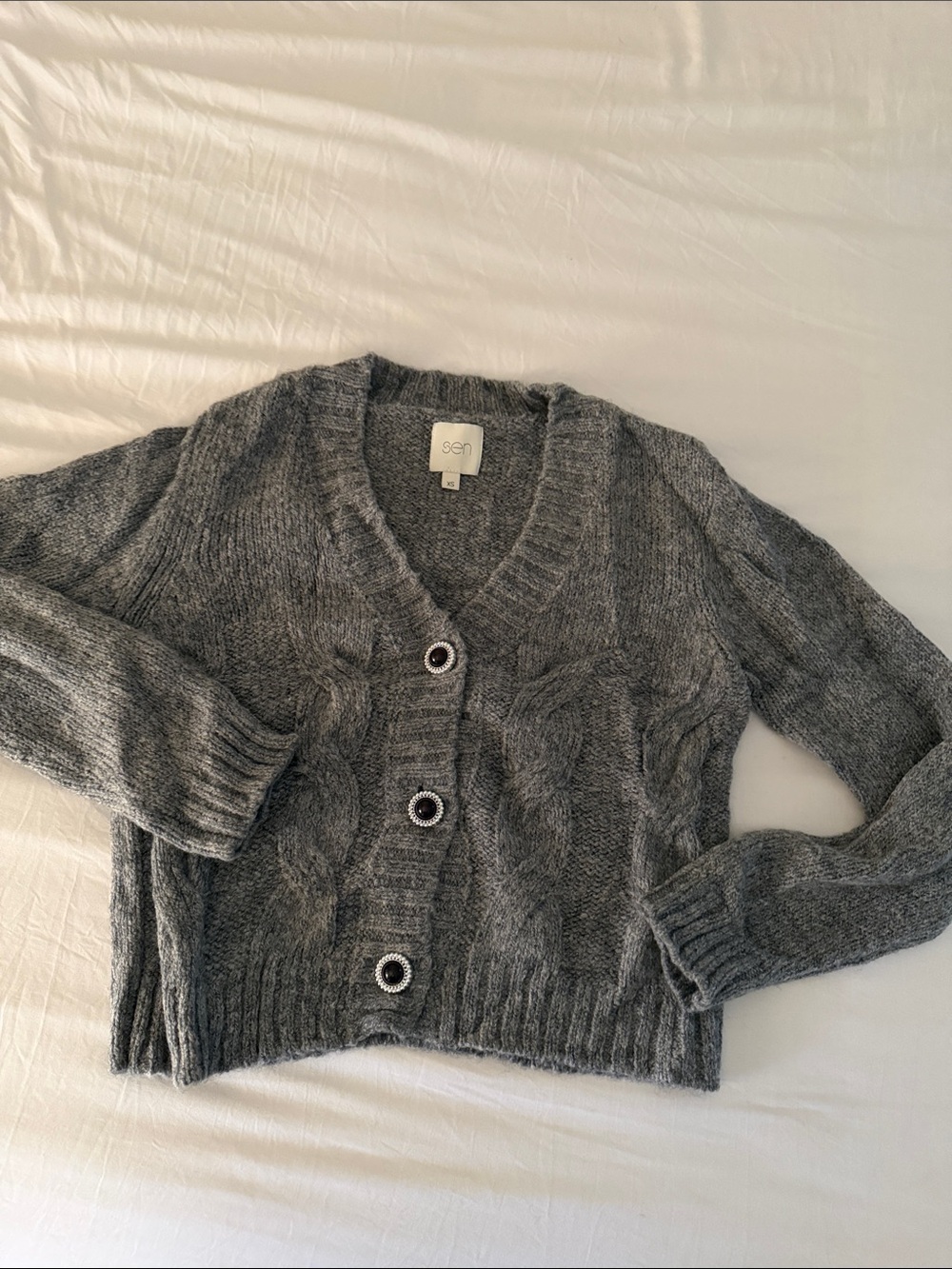 Sen Gray Cable-Knit V-Neck Cardigan with Decorative Buttons